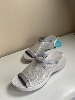 Zees Comfort White Lace Slide Sandals Wedge Casual Size 9W